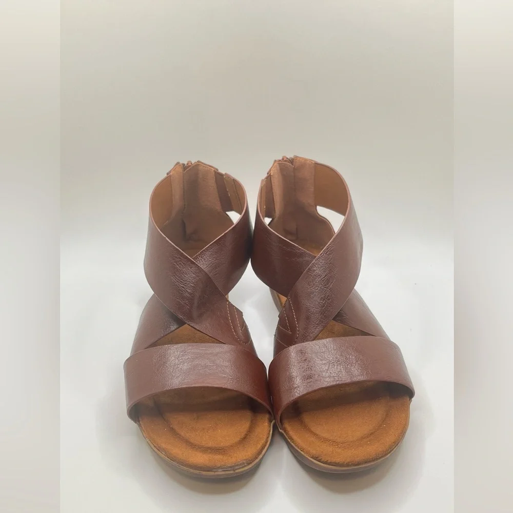 Pierre Dumas Women's Kori Faux Leather Dark Brown Flat Sandals Size 9 - Picture 6 of 14